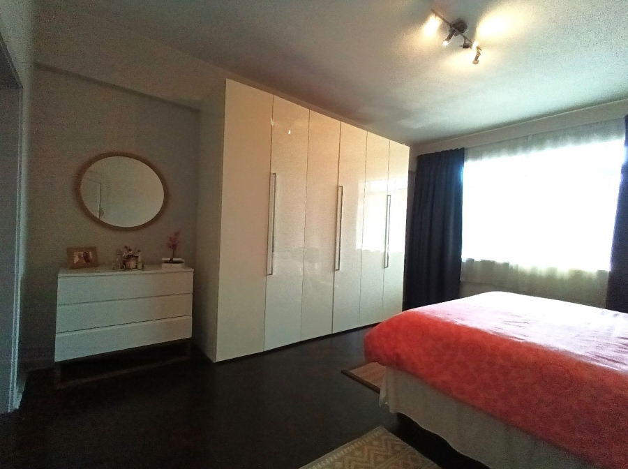 To Let 1 Bedroom Property for Rent in Illovo Gauteng