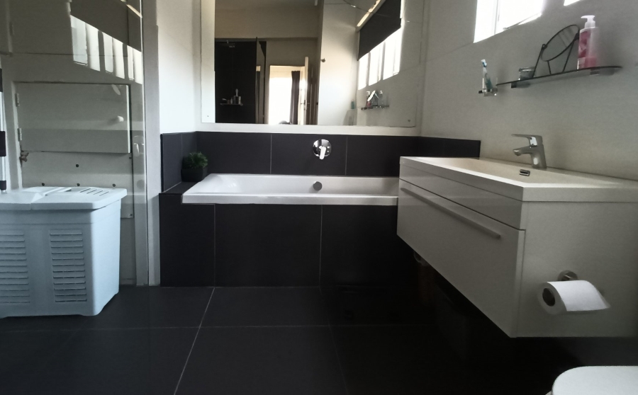 To Let 1 Bedroom Property for Rent in Illovo Gauteng