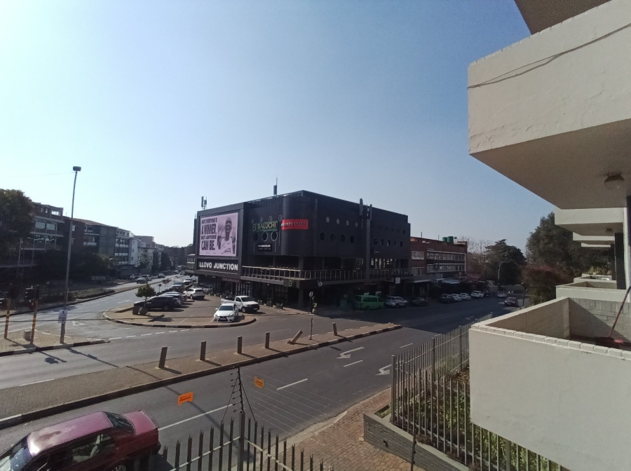 To Let 1 Bedroom Property for Rent in Illovo Gauteng