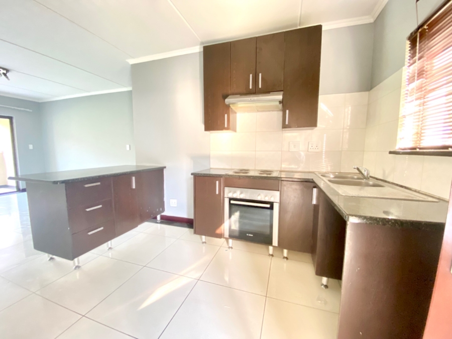 To Let 2 Bedroom Property for Rent in Noordwyk Gauteng