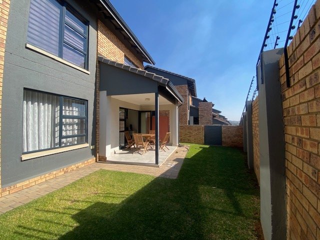 3 Bedroom Property for Sale in Rooihuiskraal North Gauteng