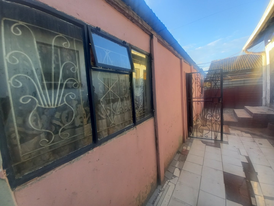 3 Bedroom Property for Sale in Alrapark Gauteng