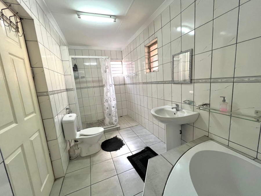 4 Bedroom Property for Sale in Crosby Gauteng