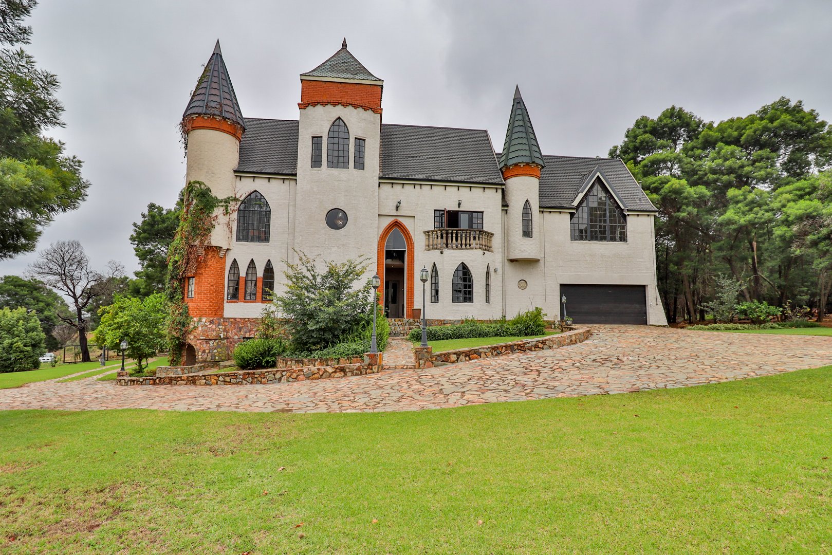 4 Bedroom Property for Sale in Bashewa A H Gauteng