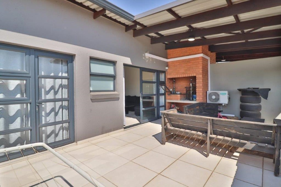 2 Bedroom Property for Sale in Bartlett Gauteng