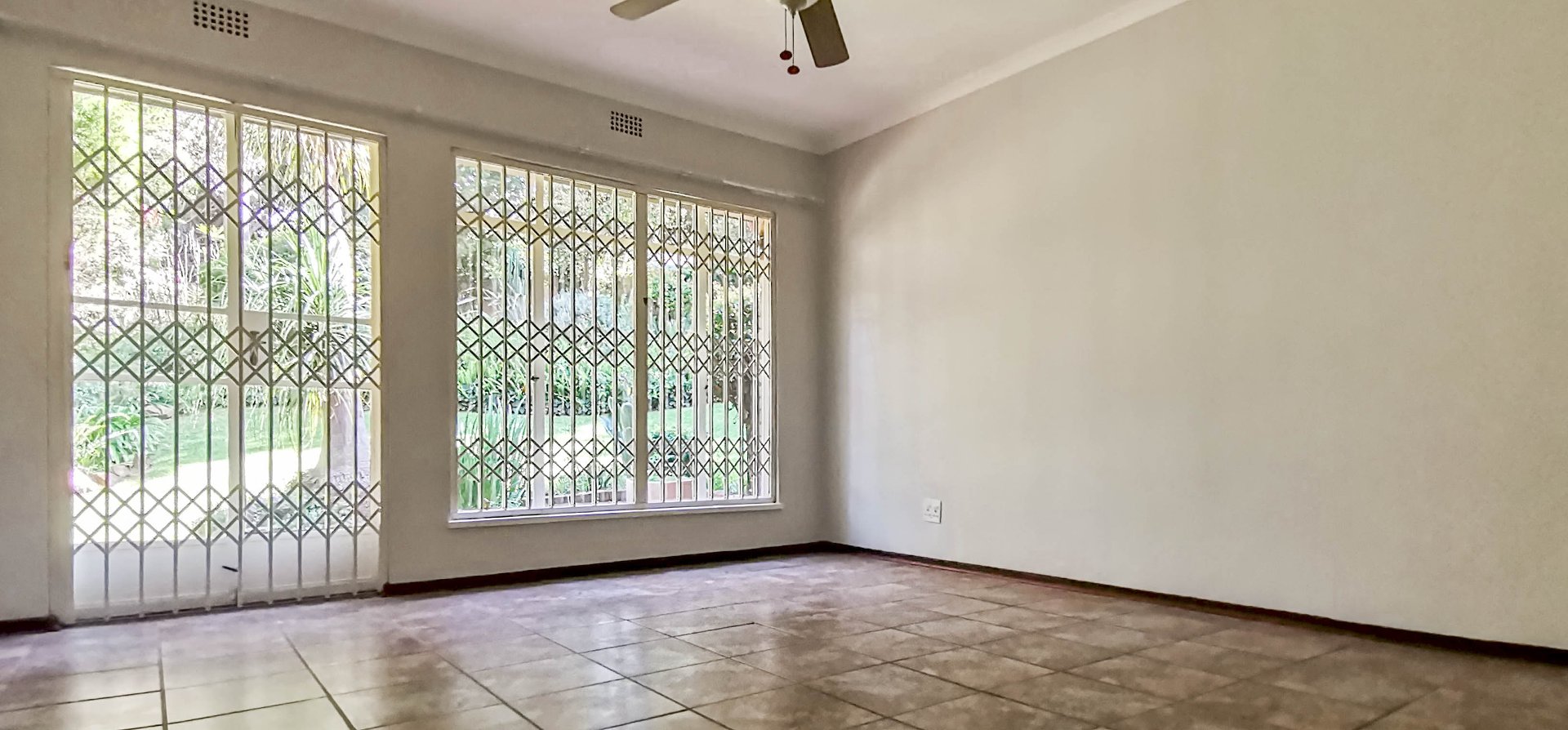 To Let 4 Bedroom Property for Rent in Roodekrans Gauteng