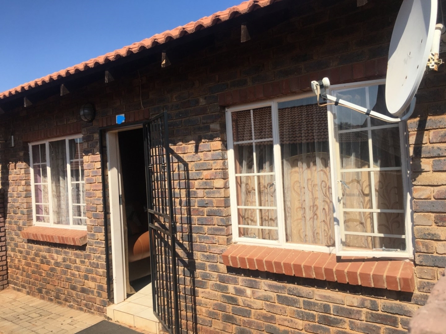 2 Bedroom Property for Sale in The Orchards Gauteng