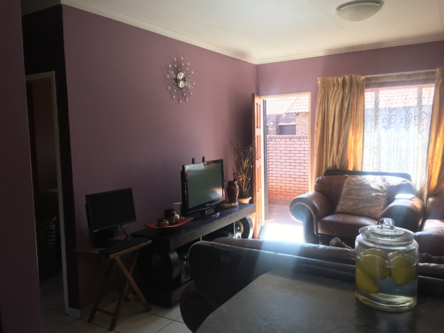 2 Bedroom Property for Sale in The Orchards Gauteng