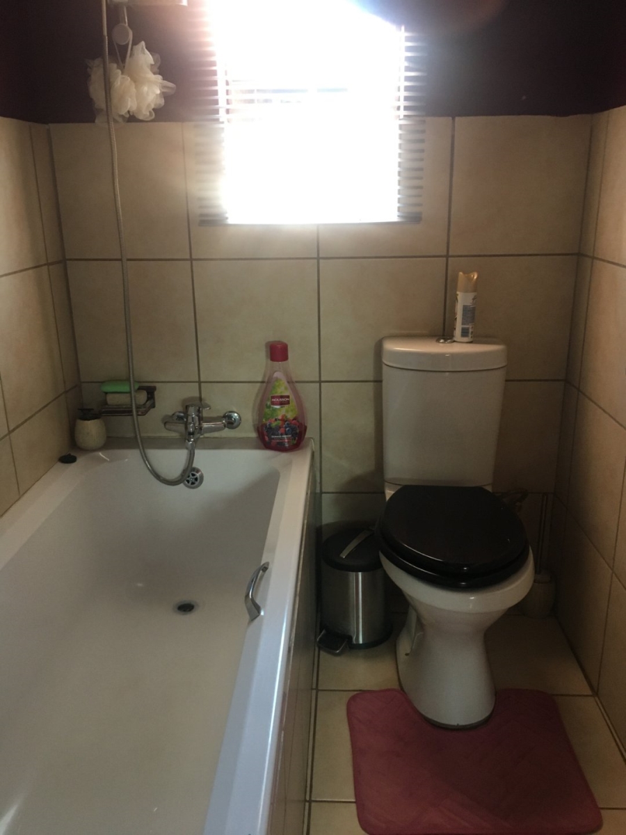 2 Bedroom Property for Sale in The Orchards Gauteng