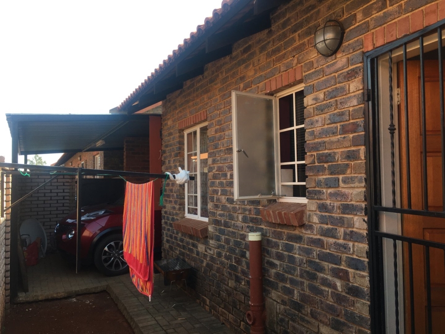 2 Bedroom Property for Sale in The Orchards Gauteng