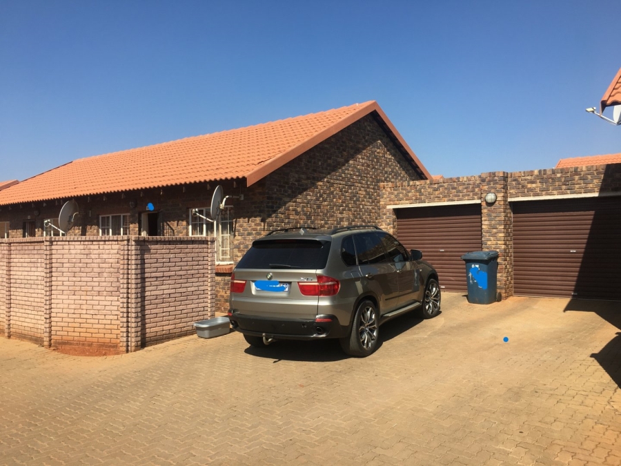 2 Bedroom Property for Sale in The Orchards Gauteng