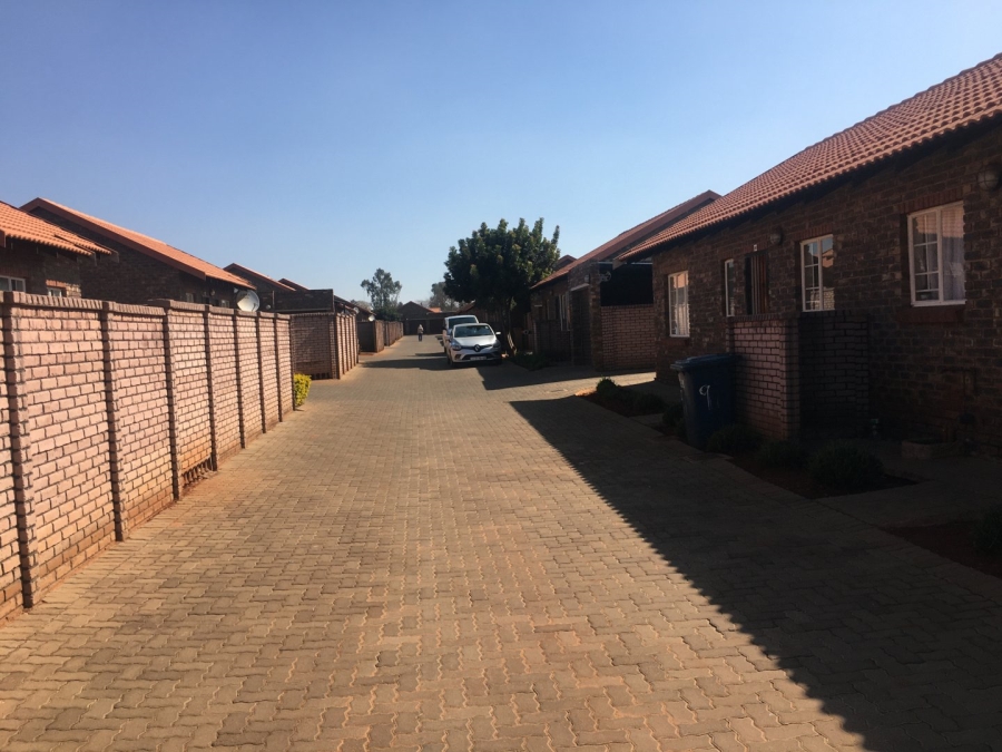 2 Bedroom Property for Sale in The Orchards Gauteng