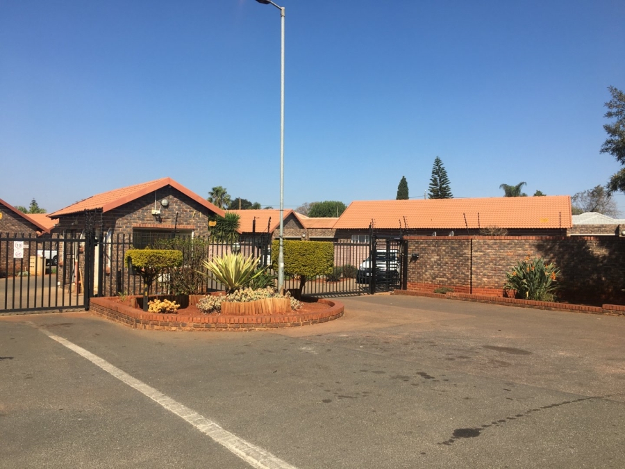 2 Bedroom Property for Sale in The Orchards Gauteng