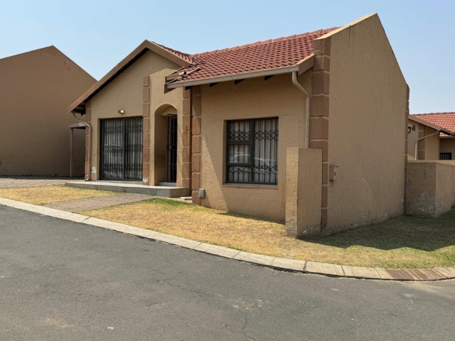 3 Bedroom Property for Sale in Birchleigh North Gauteng