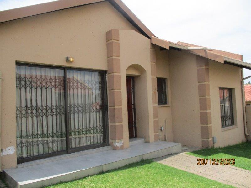 3 Bedroom Property for Sale in Birchleigh North Gauteng