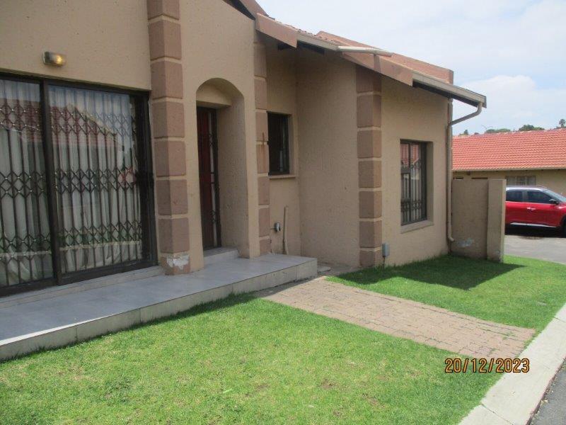 3 Bedroom Property for Sale in Birchleigh North Gauteng