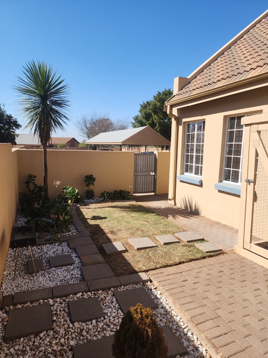 2 Bedroom Property for Sale in Wierda Crest Estate Gauteng