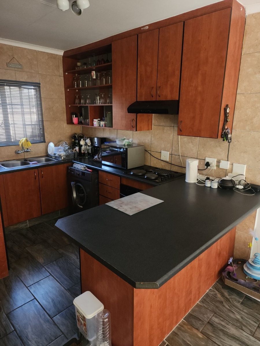 2 Bedroom Property for Sale in Wierda Crest Estate Gauteng