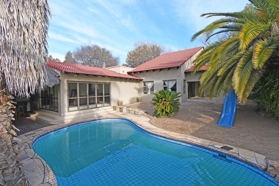 5 Bedroom Property for Sale in Bryanston Gauteng