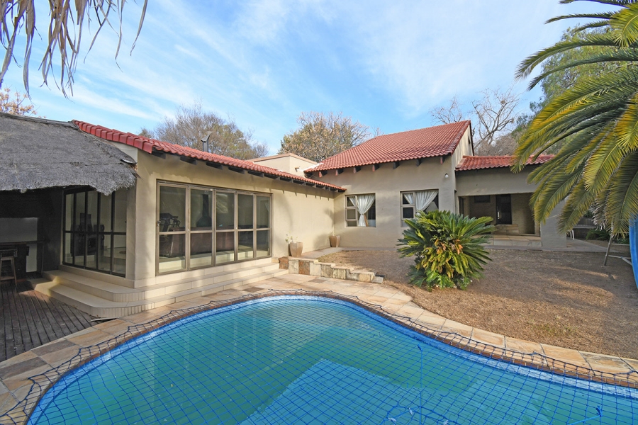 5 Bedroom Property for Sale in Bryanston Gauteng