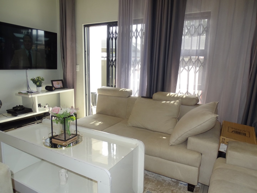 To Let 2 Bedroom Property for Rent in North Riding Gauteng