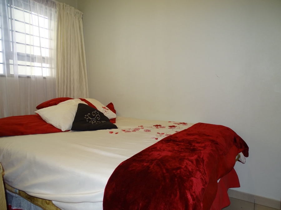 To Let 2 Bedroom Property for Rent in North Riding Gauteng