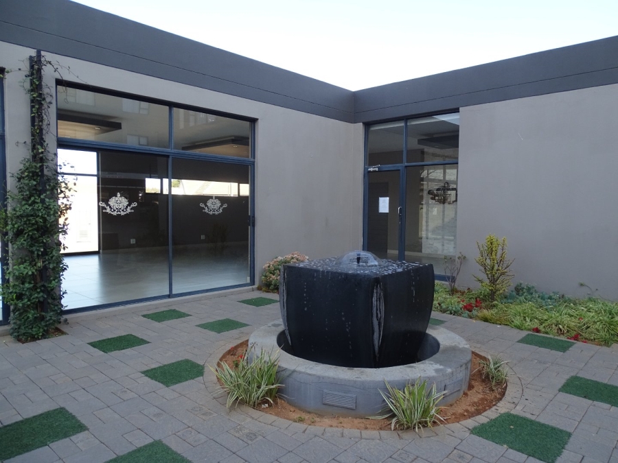 To Let 2 Bedroom Property for Rent in North Riding Gauteng