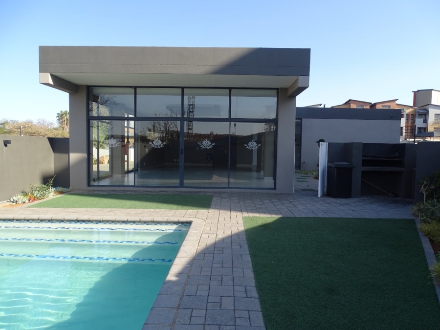 To Let 2 Bedroom Property for Rent in North Riding Gauteng