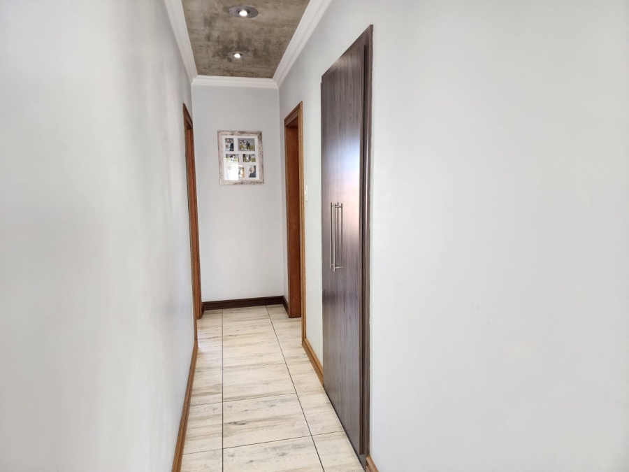 To Let 2 Bedroom Property for Rent in Comet Gauteng