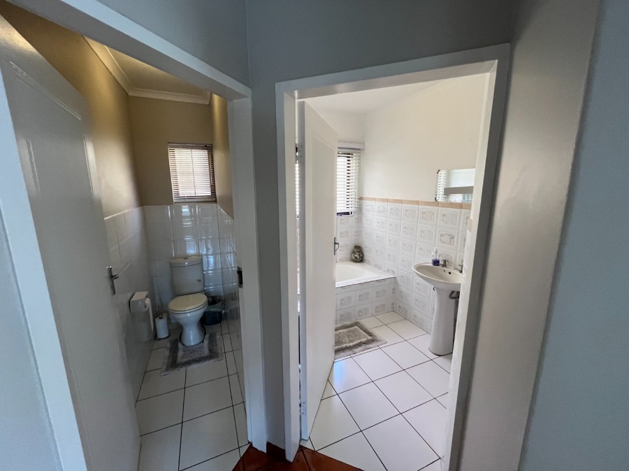 3 Bedroom Property for Sale in Garsfontein Gauteng