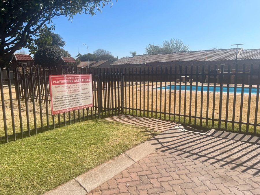 To Let 2 Bedroom Property for Rent in Bergbron Gauteng