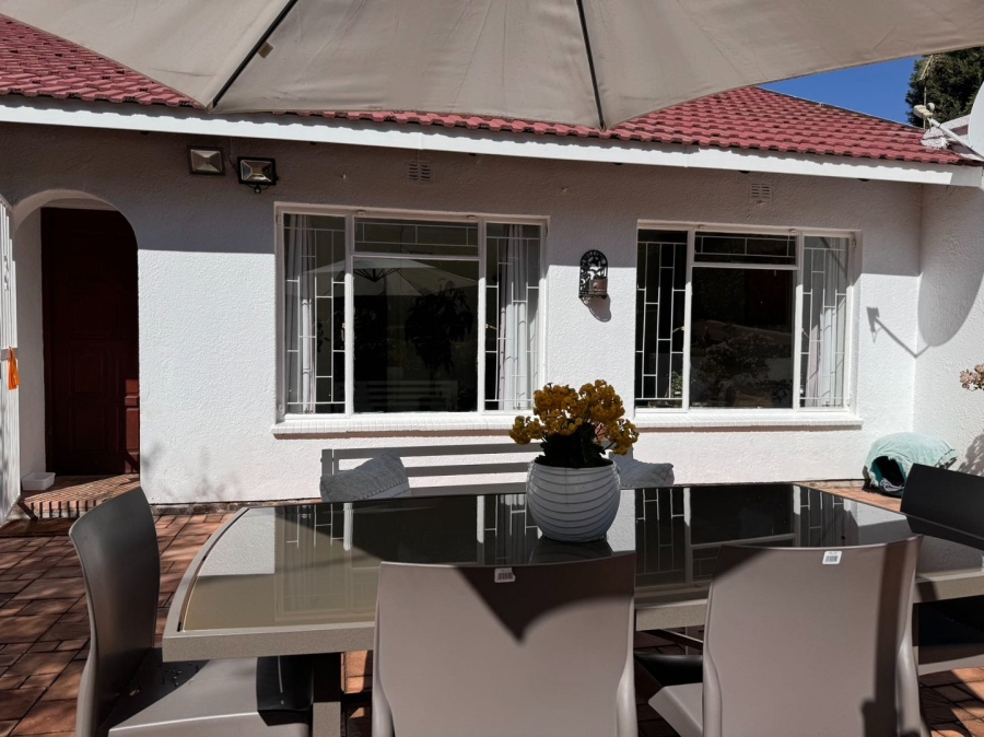 6 Bedroom Property for Sale in Olivedale Gauteng