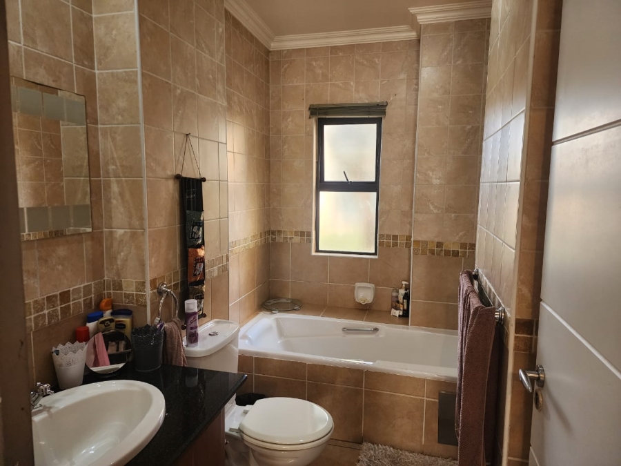 2 Bedroom Property for Sale in Ravenswood Gauteng