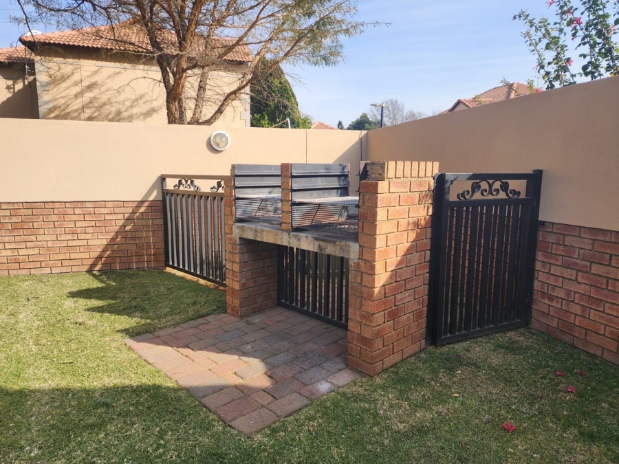 2 Bedroom Property for Sale in Ravenswood Gauteng