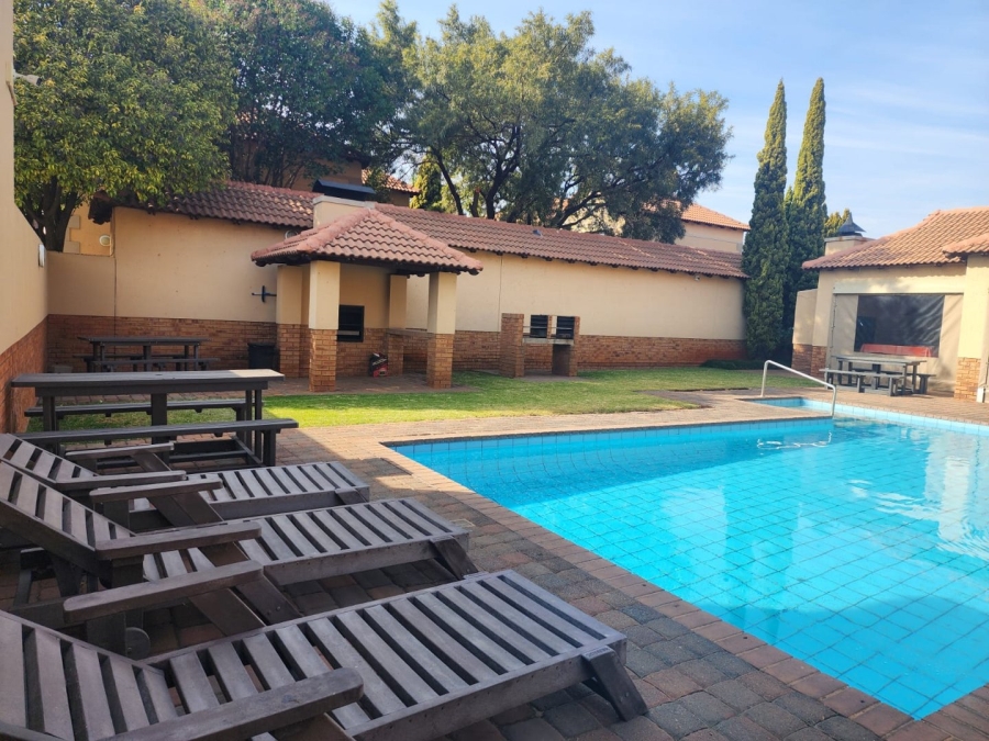 2 Bedroom Property for Sale in Ravenswood Gauteng