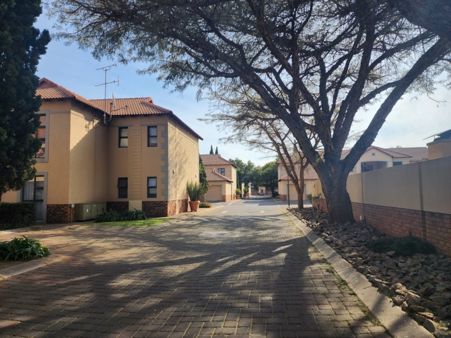 2 Bedroom Property for Sale in Ravenswood Gauteng