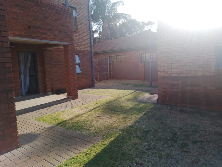 2 Bedroom Property for Sale in Chantelle Gauteng