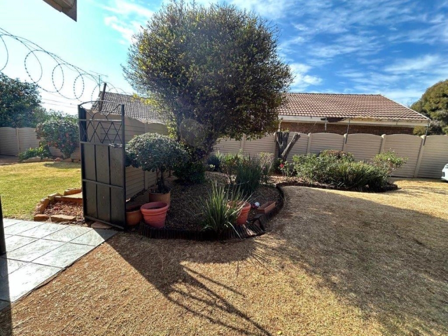 5 Bedroom Property for Sale in Norkem Park Gauteng