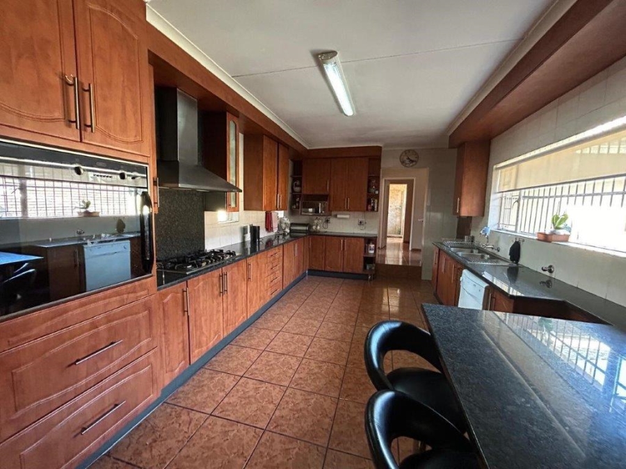 5 Bedroom Property for Sale in Norkem Park Gauteng