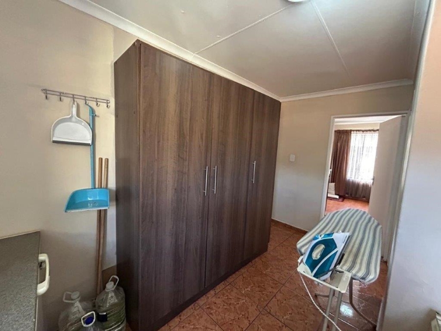 5 Bedroom Property for Sale in Norkem Park Gauteng