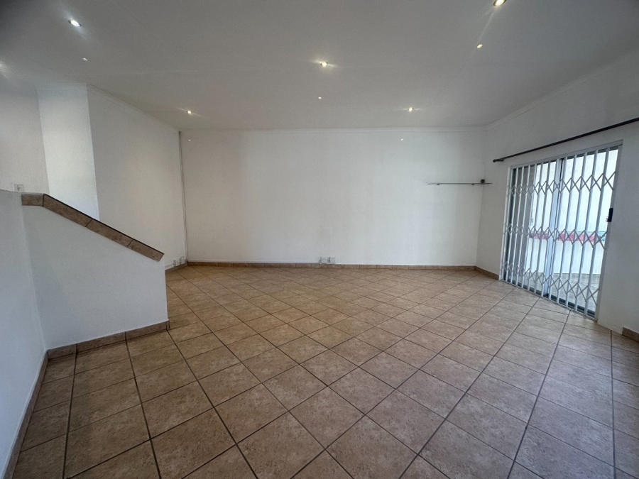 To Let 2 Bedroom Property for Rent in Magaliessig Gauteng