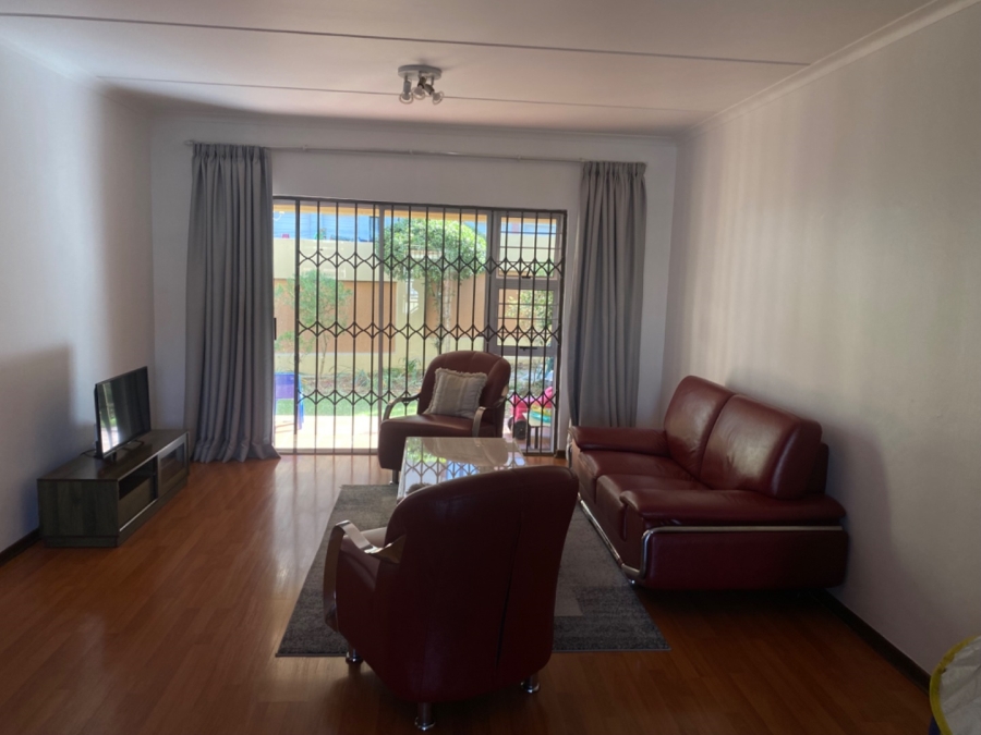 2 Bedroom Property for Sale in Sunninghill Gauteng