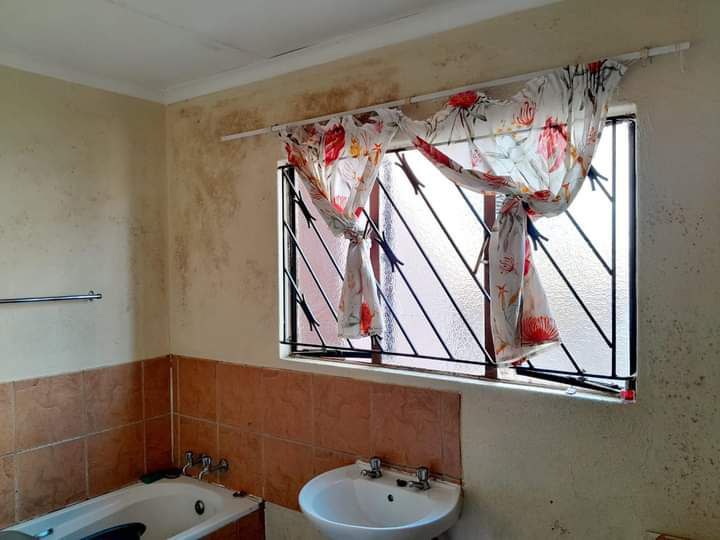 3 Bedroom Property for Sale in Soshanguve WW Gauteng