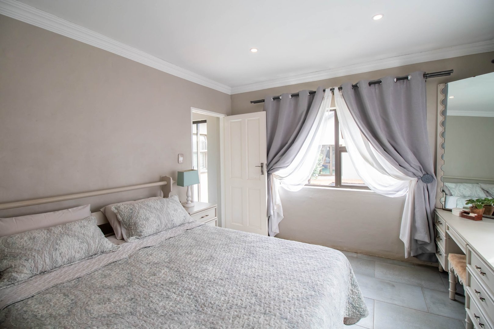 6 Bedroom Property for Sale in Aston Manor Gauteng