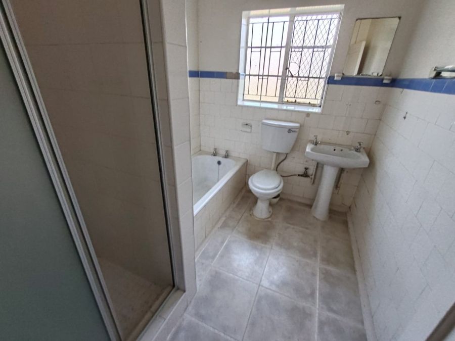 To Let 3 Bedroom Property for Rent in Florida Gauteng