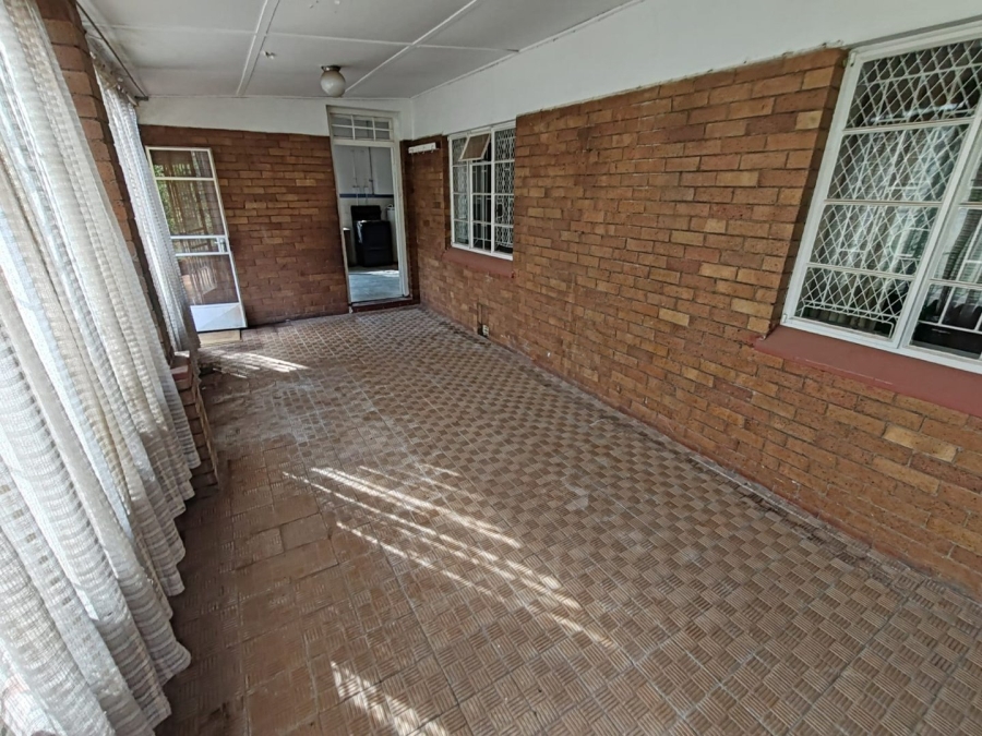 To Let 3 Bedroom Property for Rent in Florida Gauteng