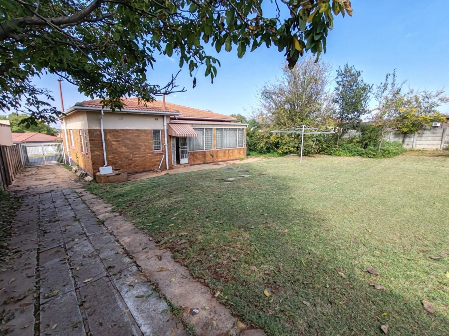 To Let 3 Bedroom Property for Rent in Florida Gauteng