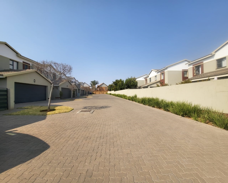 3 Bedroom Property for Sale in Equestria Gauteng