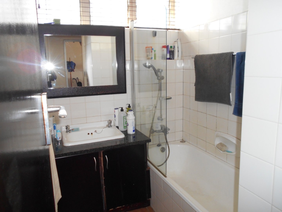 To Let 2 Bedroom Property for Rent in Groenkloof Gauteng