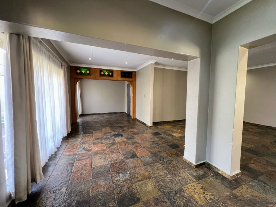 4 Bedroom Property for Sale in Sinoville Gauteng